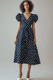 A Line Vestido de lunares blancos con escote en V y mangas abullonadas