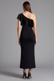 Vestido formal largo negro con volantes en una vaina de un hombro