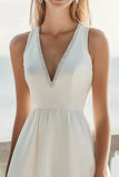 Vestido de soltera midi de satén marfil con escote en V profundo