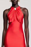 Vestido de invitada de boda de gasa fruncida con vaina roja halter