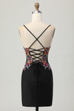 Vestido de fiesta corto ajustado floral con tirantes de espagueti negro brillante