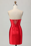 Vestido de fiesta corto con corsé de cuentas y bodycon rojo sin tirantes con abertura