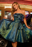 Vestido de fiesta corto fruncido estilo pavo real en verde metálico brillante