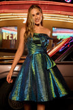 Vestido de fiesta corto fruncido estilo pavo real en verde metálico brillante