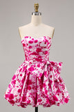Vestido de fiesta corto floral fucsia sin tirantes con lazo