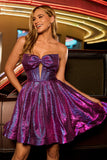 Vestido de fiesta corto corte en A morado oscuro metálico con corsé sin tirantes y lazo
