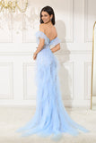 Vestido de noche largo con corsé sirena claro con hombros descubiertos