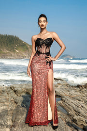 Vestido de noche sirena palabra de honor burdeos con abertura