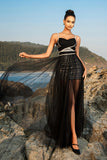 Vestido de noche negro con tirantes finos