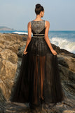 Vestido de noche negro con tirantes finos