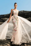 Vestido de noche sirena con tirantes finos y rubor brillante con capa
