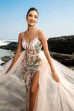Vestido de noche sirena con tirantes finos y rubor brillante con capa