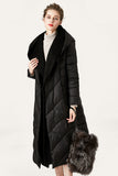 Chaqueta acolchada acolchada de botón negro con capucha de piel sintética