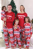 Pijamas de Navidad familiares con estampado rojo de invierno