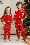 Conjunto de pijamas a juego para familias con estampado rojo acogedor de Navidad