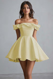 Off The Shoulder A Line Mini Vestido de Graduación Blanco