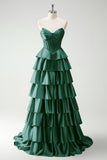 Vestido largo de baile con corsé de cuentas y cuentas de princesa en color burdeos con abertura
