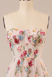 Tul Strapless Sweep Train Ivory Vestido de novia largo con bordado