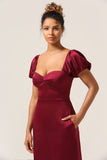 Vestido de dama de honor Sweetheart Burgundy con mangas abullonadas