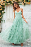 Encantador A Line Spaghetti Straps Green Long Bridesmaid Dress con apliques