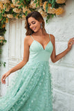 Encantador A Line Spaghetti Straps Green Long Bridesmaid Dress con apliques