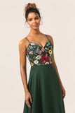 Belleza A-Line Spaghetti Straps Vestido de dama de honor largo verde oscuro con flores 3D