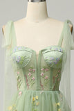 Tul verde A Line Corset Vestido de Fiesta de Talla Grande con Bordado