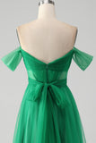 Vestido de Fiesta Largo en Verde Oscuro, Tipo Una Línea con Corsé y Sin Hombros