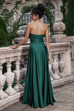 Verde Oscuro Una Línea Plisado con Ojo de Cerradura Vestido Largo de Dama de Honor
