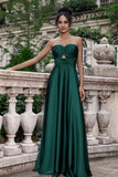 Verde Oscuro Una Línea Plisado con Ojo de Cerradura Vestido Largo de Dama de Honor