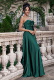 Verde Oscuro Una Línea Plisado con Ojo de Cerradura Vestido Largo de Dama de Honor