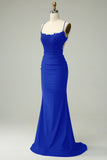 Vestido de fiesta largo verde oscuro con cuello halter de sirena con apliques y cuentas