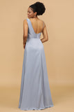 Una línea de cuello asimétrico gris azul satinado vestido largo de dama de honor
