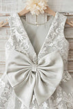 Vestido de chica de flor de encaje gris con lazo