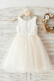 Vestido de tul marfil para niña