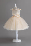 Vestido de fiesta de niña blanco de tul y lentejuelas con lazo
