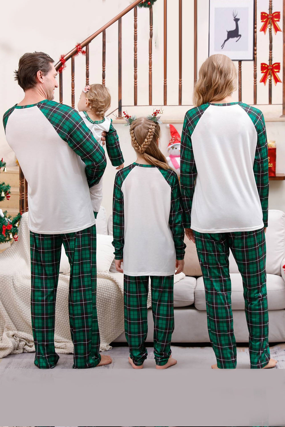 Conjuntos de pijamas navideños familiares a juego con cuadros