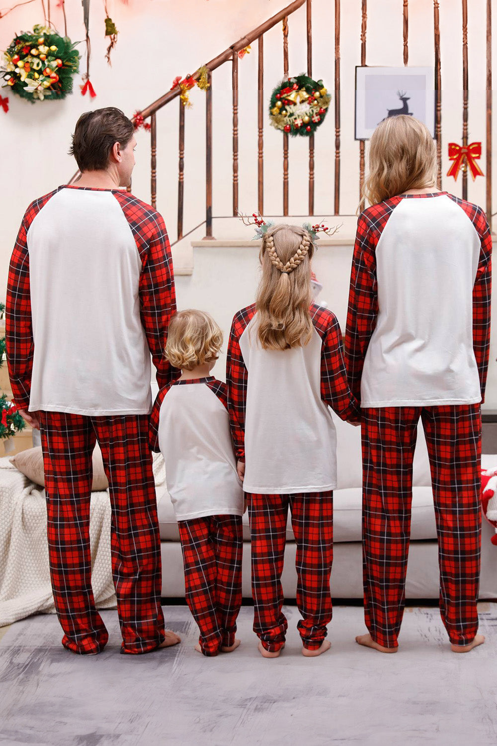 Conjuntos de pijamas navideños familiares a juego con cuadros