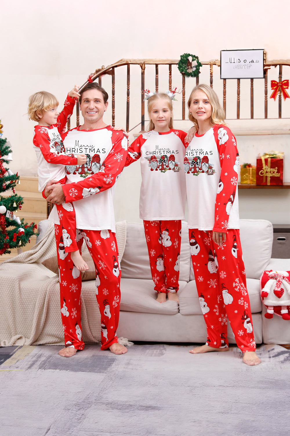 Pijama familiar a juego navideño rojo con estampado de muñeco de nieve