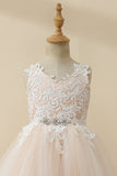 Vestido champán de encaje y tul para niña