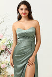 Vestido de dama de honor largo de eucalipto sin tirantes con hendidura