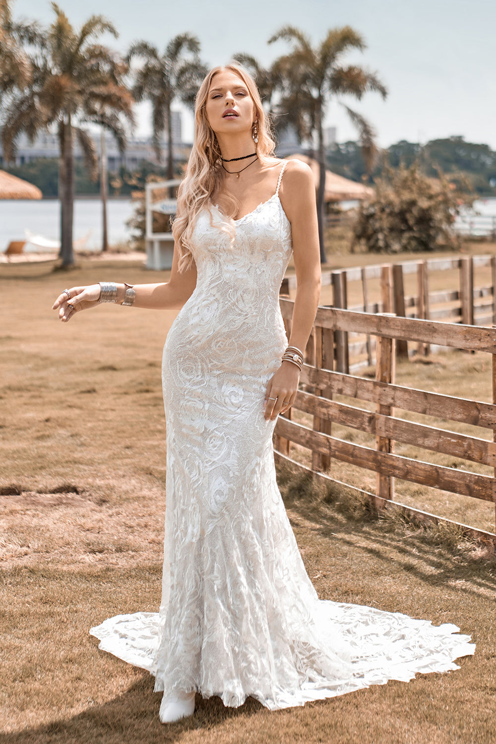 Encantadora sirena Spaghetti Straps Encaje Ivory Vestido de novia con Sweep Train