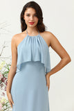 Una línea de cuello halter azul vestido de dama de honor larga