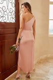 Vestido de dama de honor con un hombro rosa polvoriento